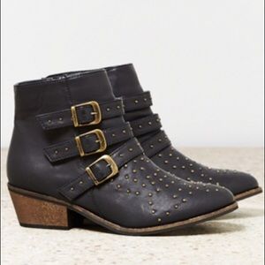 American Eagle Booties NWT